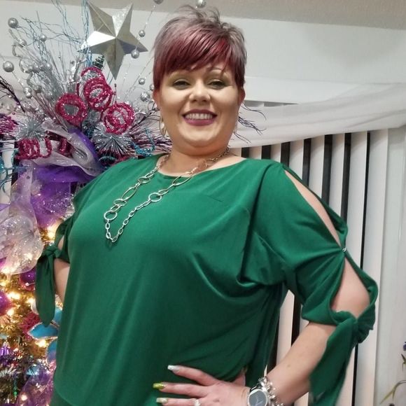 Meet your Posher, Solymar - Picture 1 of 1